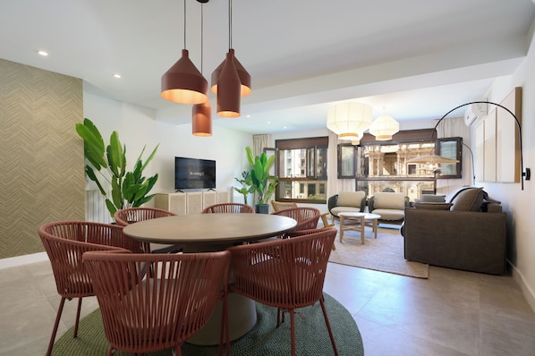 Appartement Exclusif, cuisine, vue ville | Coin séjour