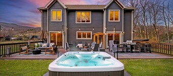 Lazy Hare Lodge-Golf Sim~Hottub~Sauna~FirePit~Outdoor Movie