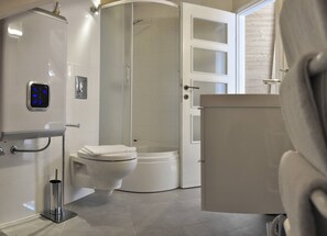 Bathroom - Room with the city and sea view (Split)