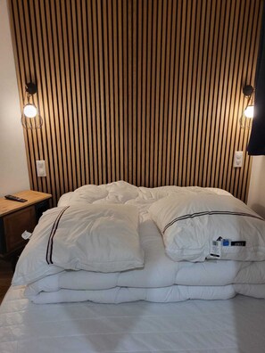 1 habitación, tabla de planchar con plancha, cuna de viaje y wifi