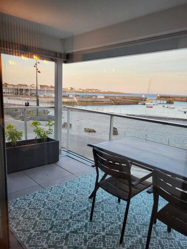 Appartement avec loggia vue mer  port Maria