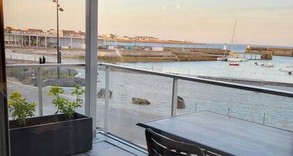 Appartement avec loggia vue mer port Maria