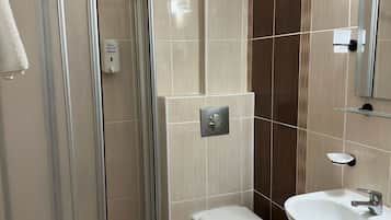 Standard Double Room, Courtyard View | Bathroom