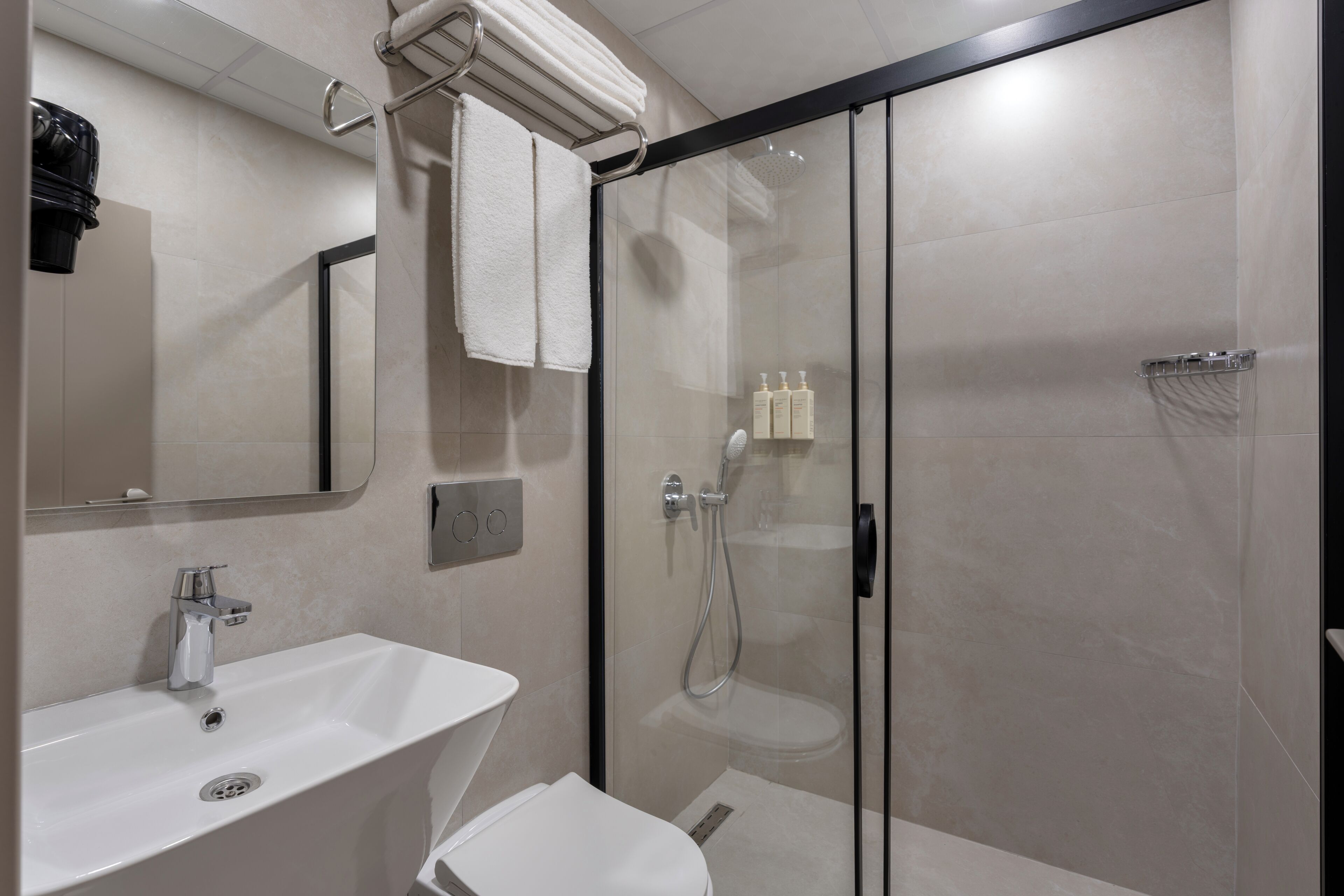 Jetted tub, hair dryer, towels, soap