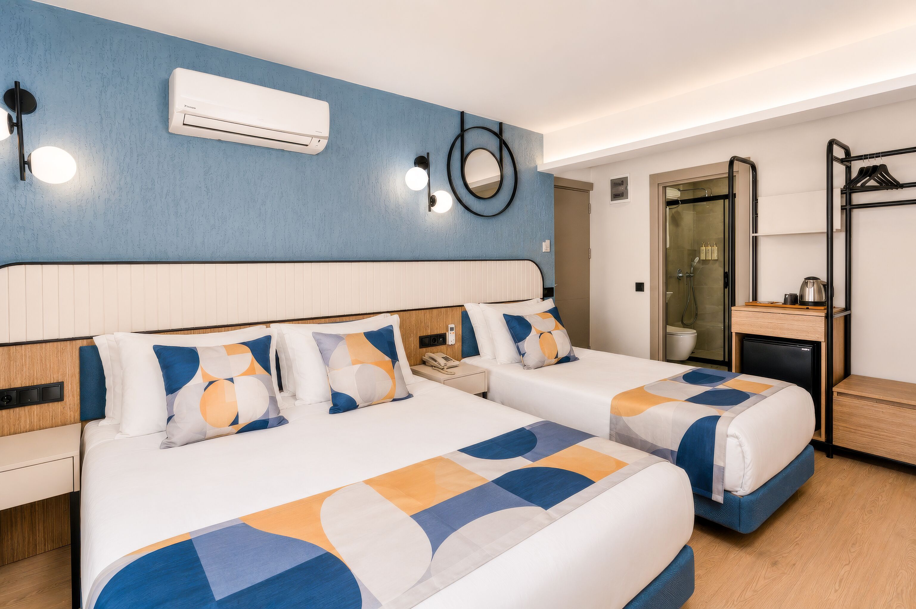Triple Room with Balcony | Ropa de cama