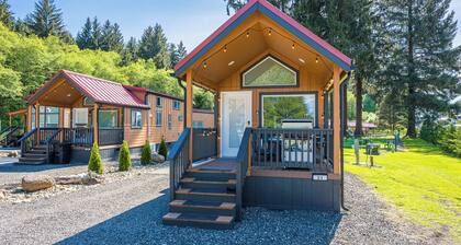 Rainforest Retreat Tiny Home: Bohemian Cottage