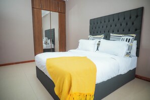 1 chambre, fer et planche à repasser, draps fournis