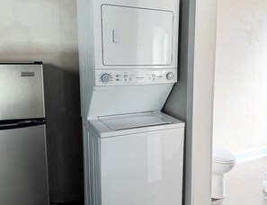 Interior - Cozy retreat near Balboa Park and San Diego Zoo with quick access to downtown (San Diego)