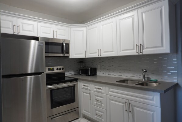 Private kitchen - Mary Pop Apartments (Dania Beach)
