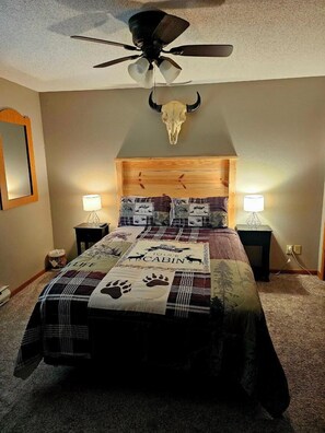 5 bedrooms, iron/ironing board, WiFi, bed sheets