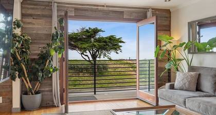 The Surf Shack - Beachfront urban Oasis, Hot Tub