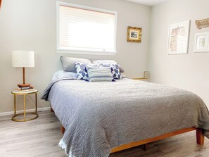 3 Schlafzimmer, Schreibtisch, Bügeleisen/Bügelbrett, Reisekinderbett