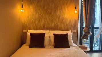 1 bedroom, desk, laptop workspace, blackout curtains