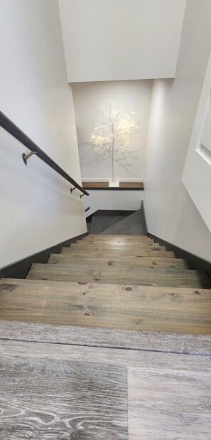 Interior - Beausoleil Saltwater Sunsets RnR on Acadian Coast with WiFi, Hot Tub, Air Hockey (Grande-Digue)