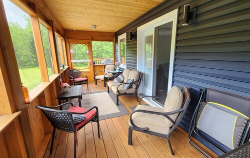 Beausoleil Saltwater Sunsets RnR on Acadian Coastal drive, Hot Tub, Air Hockey