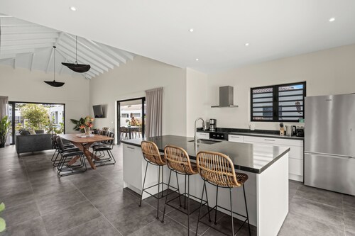 Villa Jasmijn  with private pool, at Mambo Beach