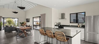 Villa Jasmijn with private pool, at Mambo Beach