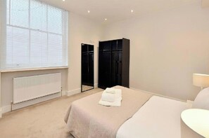 3 habitaciones, tabla de planchar con plancha y wifi gratis 