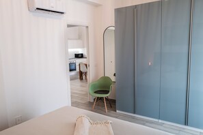 1 slaapkamer, een strijkplank/strijkijzer, reisbedje, wifi