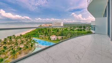 Appartement Ville, balcon, vue mer | Balcon