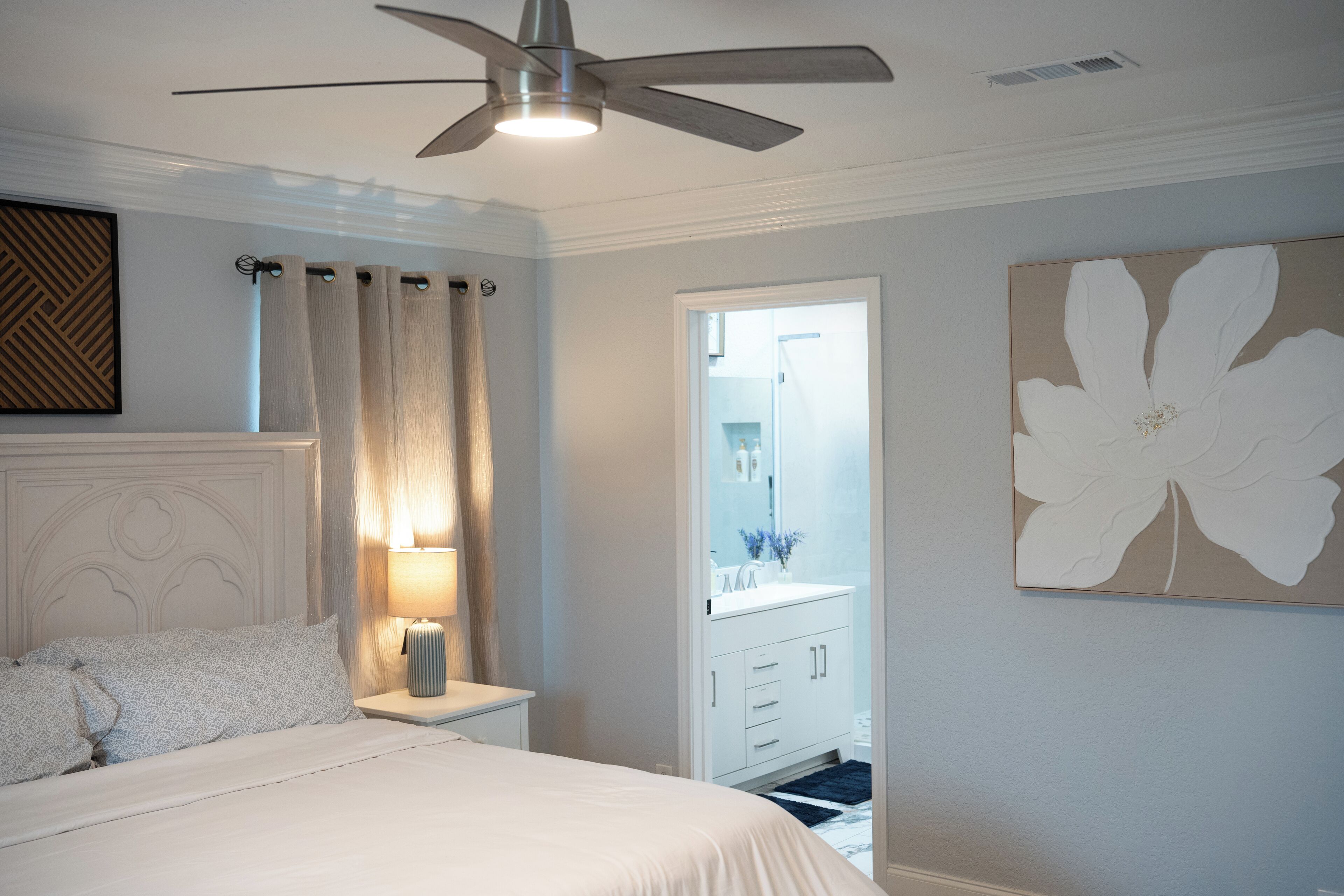 4 bedrooms, in-room safe, desk, iron/ironing board