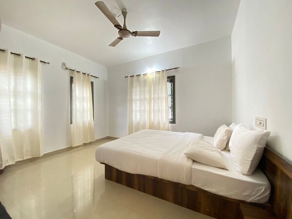 1 bedroom, WiFi, bed sheets - Cozy bed & breakfast with WiFi, AC in amazing Chikkamagaluru (Chikkamagaluru)