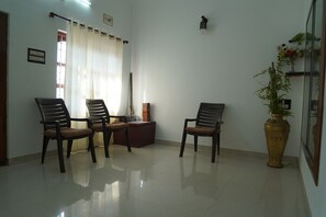 Interior - Cozy bed & breakfast with WiFi, AC in amazing Chikkamagaluru (Chikkamagaluru)