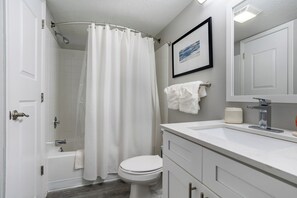 Amenidades de baño gratuitas, secadora de cabello, toallas, jabón 