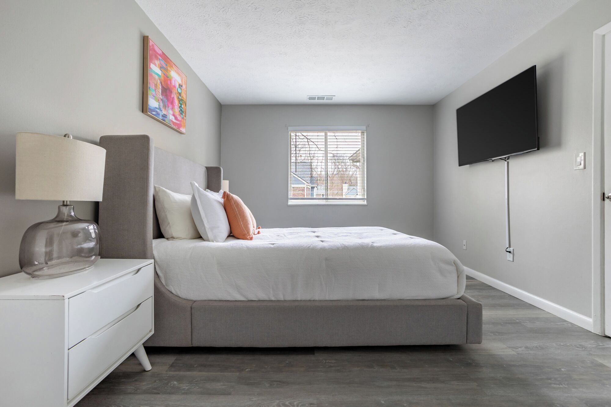 Apartment, 2 Bedrooms | Individually decorated, individually furnished, iron/ironing board