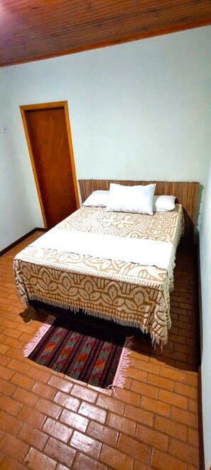 3 bedrooms, WiFi, bed sheets