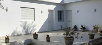 Quiet house with garden Pets welcome