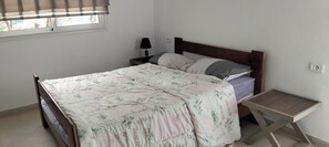 2 soverom, strykejern/-brett, wi-fi og sengetøy