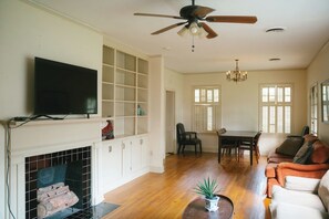 TV, fireplace