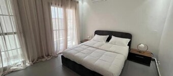 Jumeirah on the hills, luxury 3-bedroom condo in Mamelles