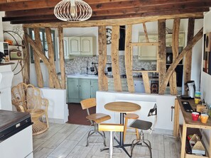 Private kitchen - Battlefield longhouse (Sainte-Opportune-du-Bosc)