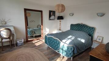 2 bedrooms, bed sheets