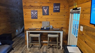 Cozy Cove Cabin on Lake Hartwell in Townville SC