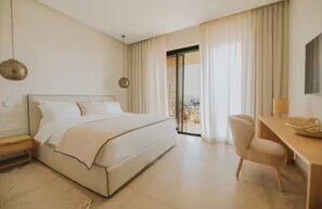 6 bedrooms, iron/ironing board, WiFi