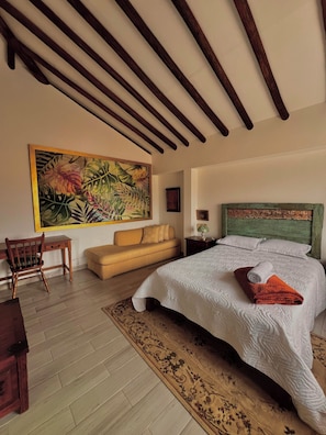 6 bedrooms, iron/ironing board, WiFi, bed sheets