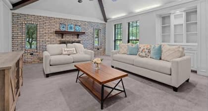 Charming Stylish 4-bedroom house with in serene Allen