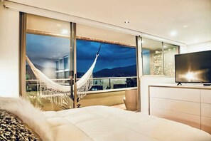 1 habitación, escritorio, tabla de planchar con plancha y wifi gratis 