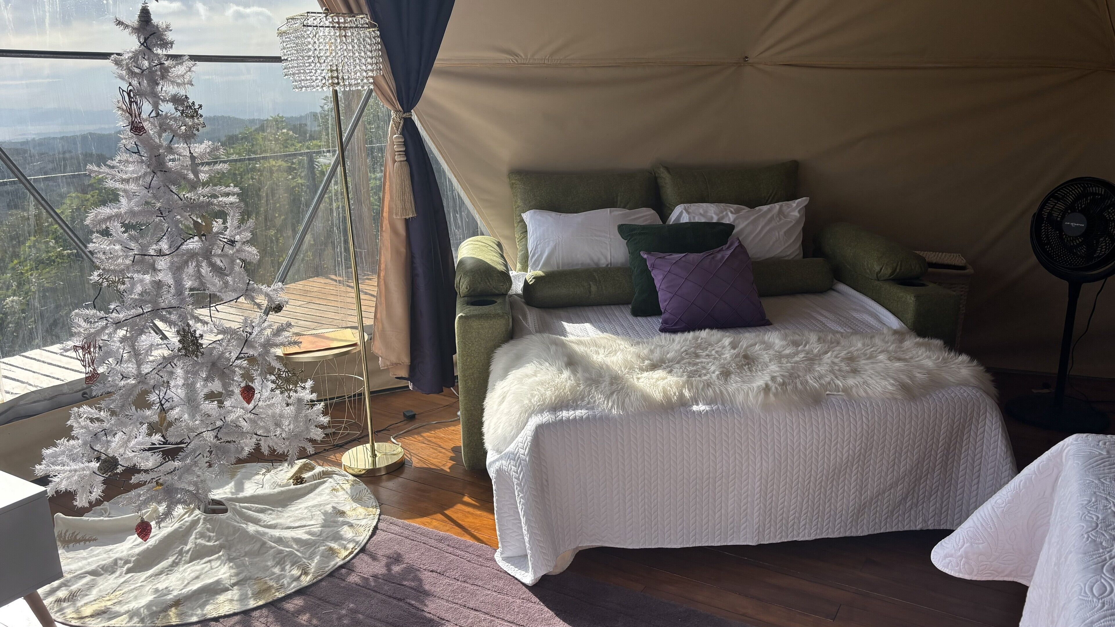 Barraca superluxo, 1 cama King e sofá-cama, banheira, vista para a montanha | Área de estar