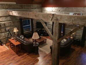 Interior - Country House on 50 Acres one hour from Toronto can accommodate up to 10 guests (Shelburne)