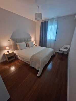 2 sovrum, strykjärn/strykbräda, gratis wi-fi och sängkläder