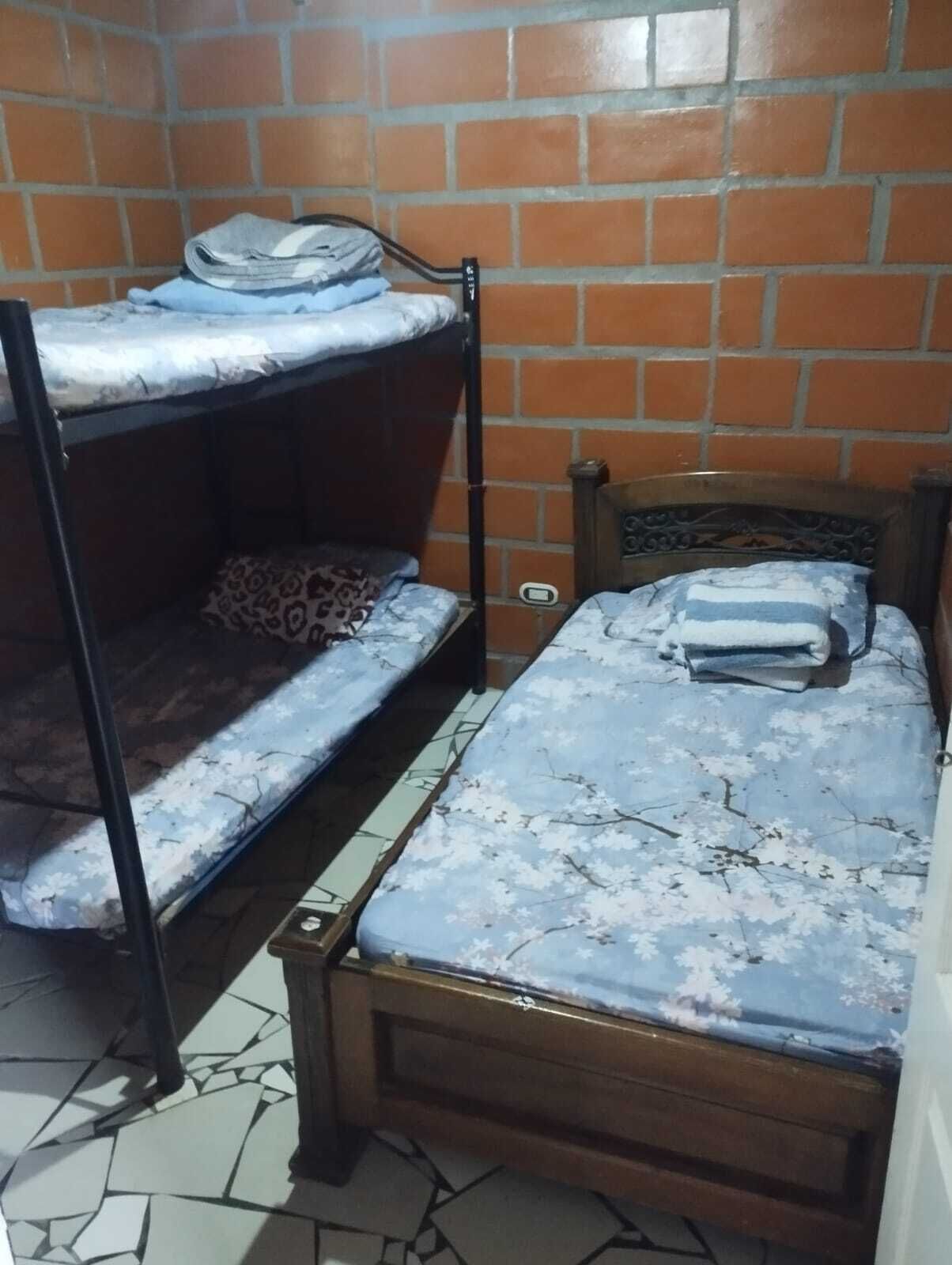 5 chambres, fer et planche à repasser, Wi-Fi gratuit, draps fournis