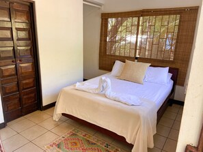 4 slaapkamers, reisbedje, gratis wifi, beddengoed