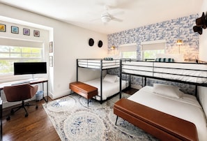 3 bedrooms, iron/ironing board, WiFi
