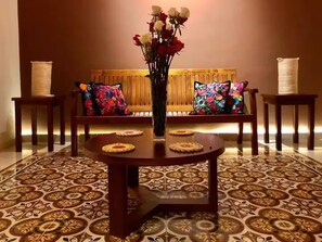 Interior - Luxury Home & Pool, 5 Min from Downtown (Merida)