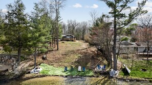 Property grounds - Lil' Lakeshore Cabin (Traverse City)