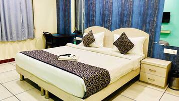 Deluxe Double Room | Desk, laptop workspace, free WiFi